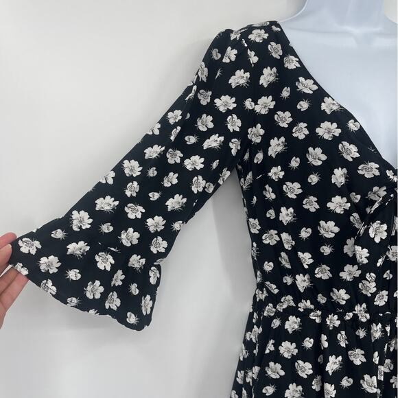 Abercrombi & Fitch Boho Floral Romper Sz S Indie Cottagecore Romantic Ruffle Tie - Picture 3 of 12